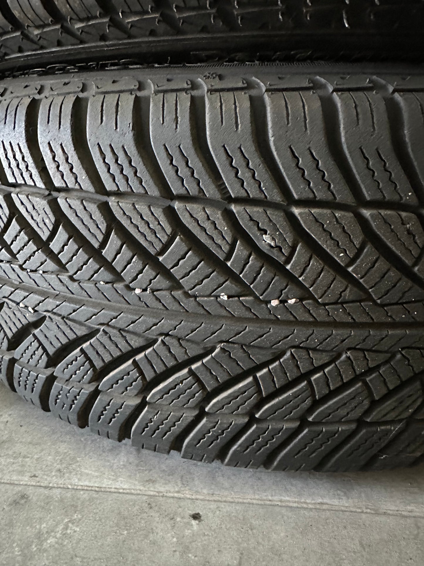 BMW 1er 2er серия F20 F21 17 Zoll Бмв 1-ва 2-ра серия Ф20 Ф21 17 цола зимен комплект зимни гуми