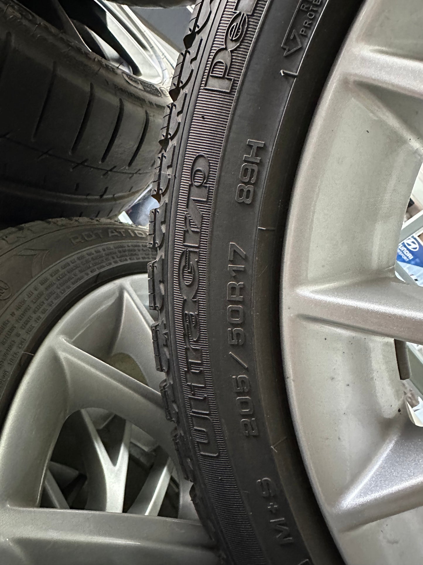 BMW 1er 2er серия F20 F21 17 Zoll Бмв 1-ва 2-ра серия Ф20 Ф21 17 цола зимен комплект зимни гуми