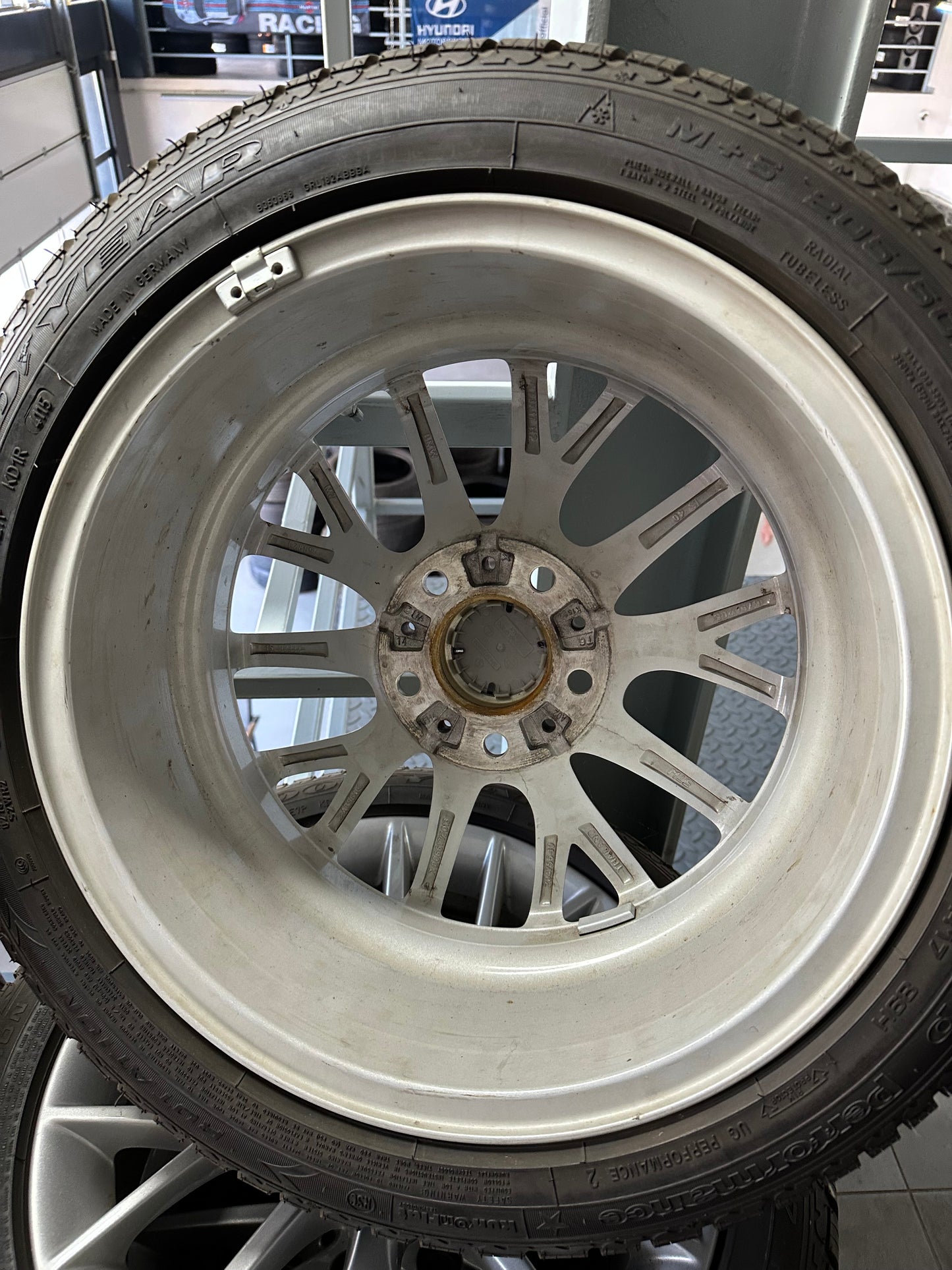 BMW 1er 2er серия F20 F21 17 Zoll Бмв 1-ва 2-ра серия Ф20 Ф21 17 цола зимен комплект зимни гуми