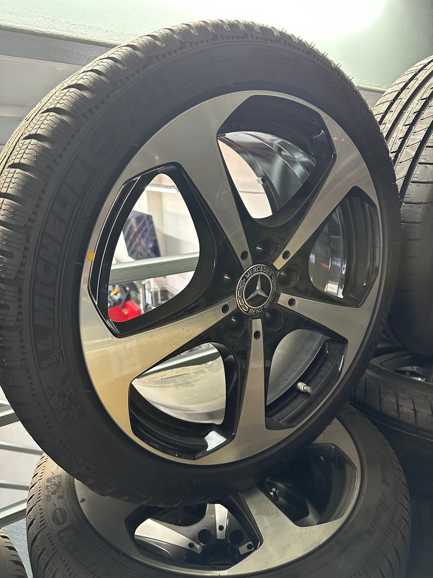 Mercedes E Klasse W212 245 40 18 Zoll Мерцедес E класа W212 245 40 18 цола зимен комплект зимни гуми