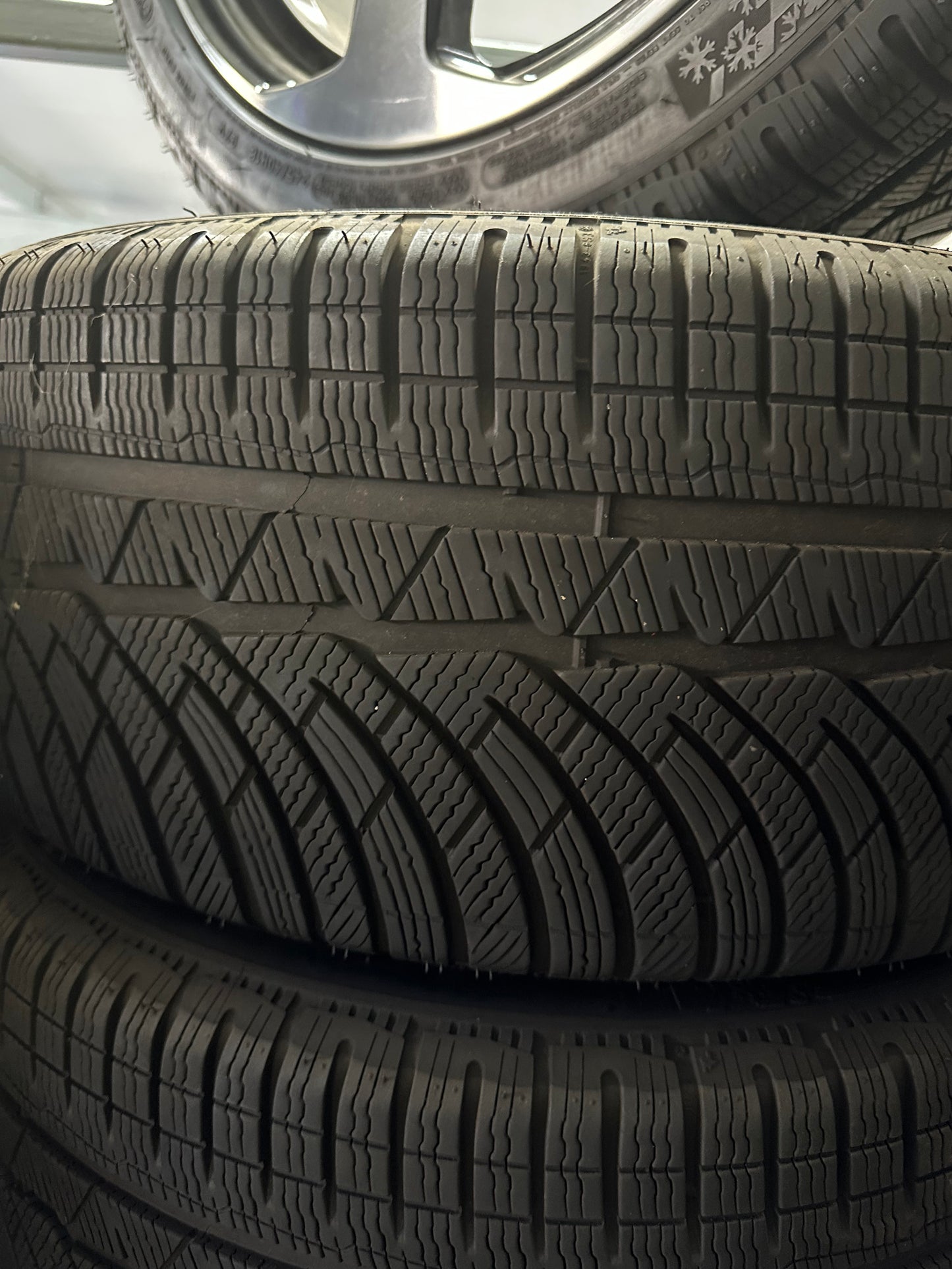 Mercedes E Klasse W212 245 40 18 Zoll Мерцедес E класа W212 245 40 18 цола зимен комплект зимни гуми