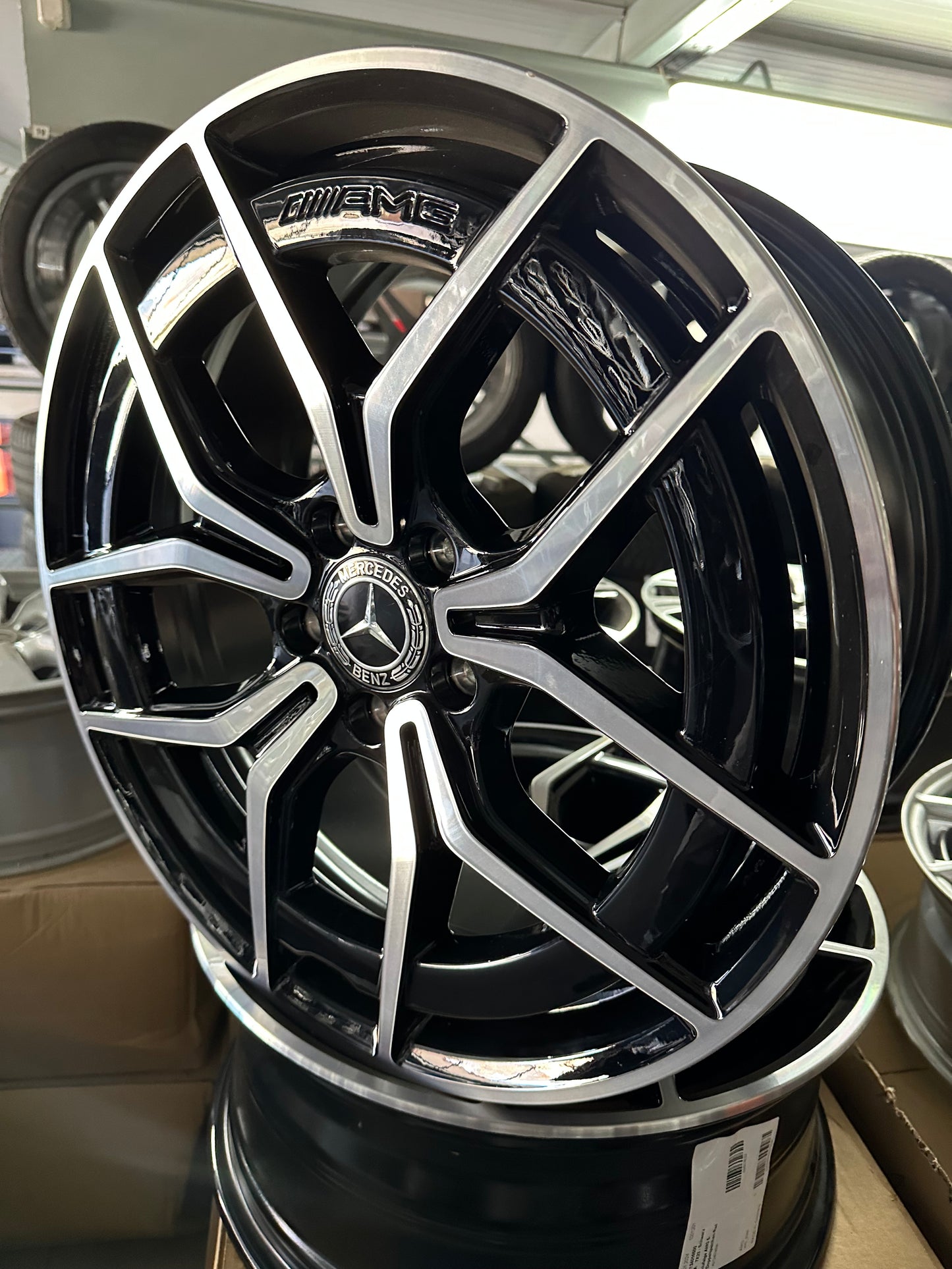 Оригинални Нови Mercedes E Klasse W213 AMG 19 Zoll Мерцедес Е Класа W213 Алуминиеви джанти AMG 19 цола A2134016500