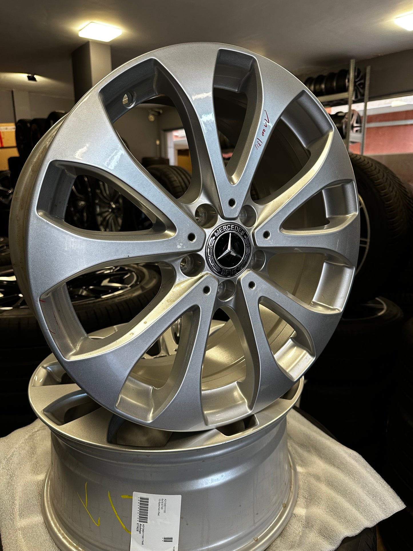 Нови Оригинални Mercedes E Klasse W213 18 Zoll Мерцедес Е Класа W213 Алуминиеви джанти 18 цола 8J ET43 A2134011100