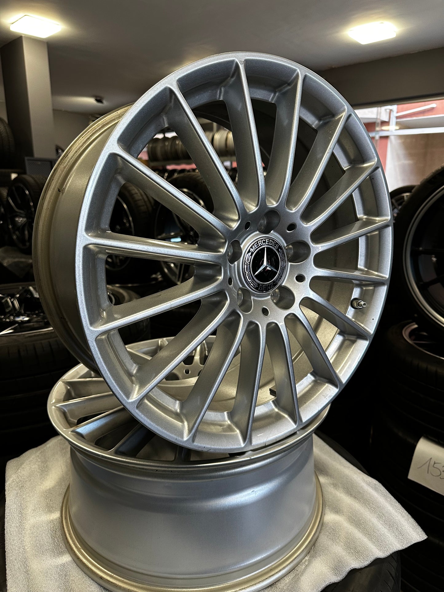 Като Нови Оригинални Mercedes E Klasse W213 18 Zoll Мерцедес Е Класа W213 Алуминиеви джанти 18 цола 8J ET43 A2134015600