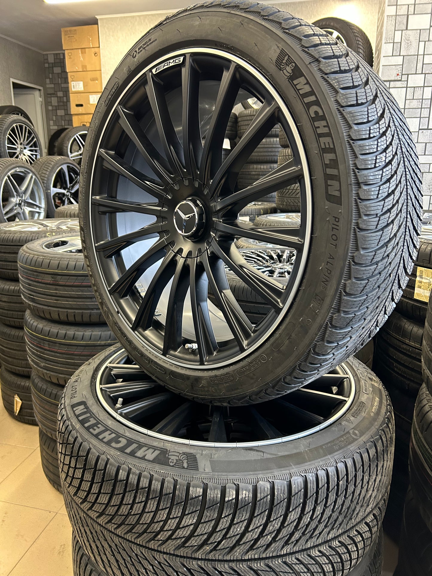 Оригинал Mercedes S63 AMG W223 V223 21 Zoll Мерцедес С63 AMG W223 V223 21 цола AMG Алуминиеви джанти летен комплект летни гуми