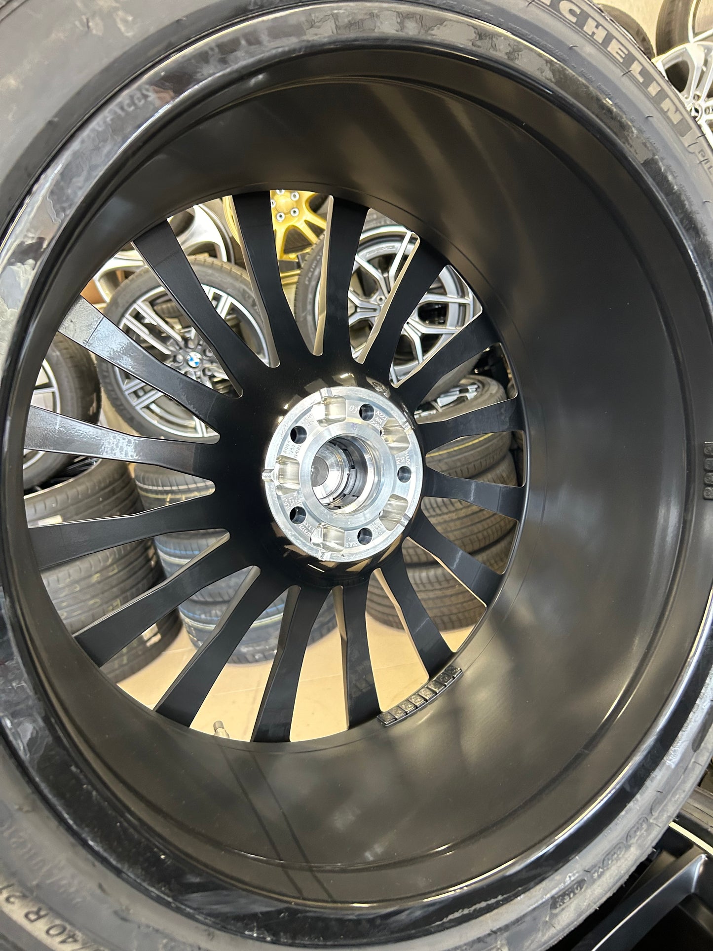 Оригинал Mercedes S63 AMG W223 V223 21 Zoll Мерцедес С63 AMG W223 V223 21 цола AMG Алуминиеви джанти летен комплект летни гуми