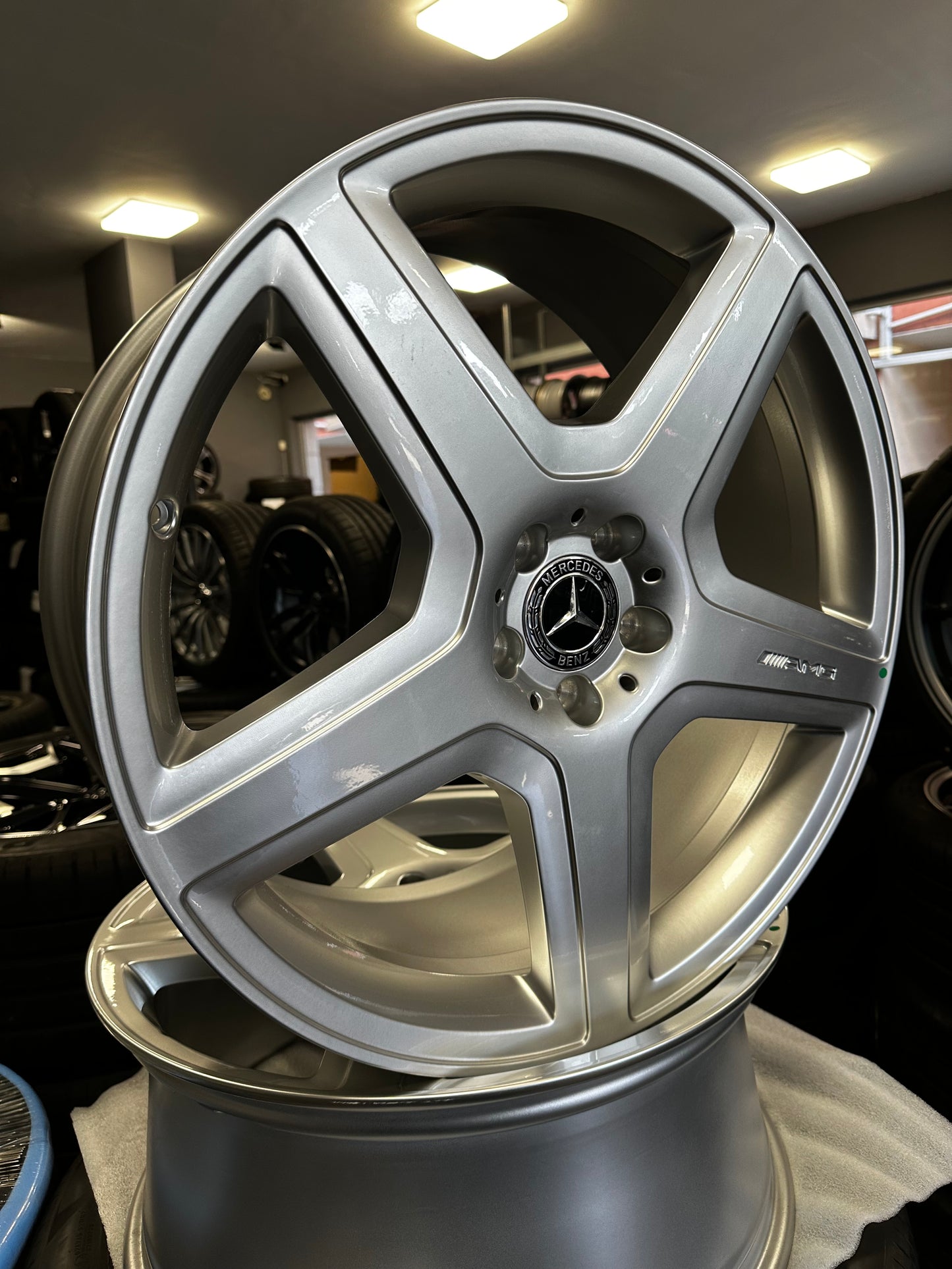 Нови Оригинални Mercedes AMG 21 Zoll W166 GLE ML R Klasse Мерцедес ГЛЕ МЛ Р Класа W166 W251 AMG Алуминиеви джанти 21 цола 9J ET48