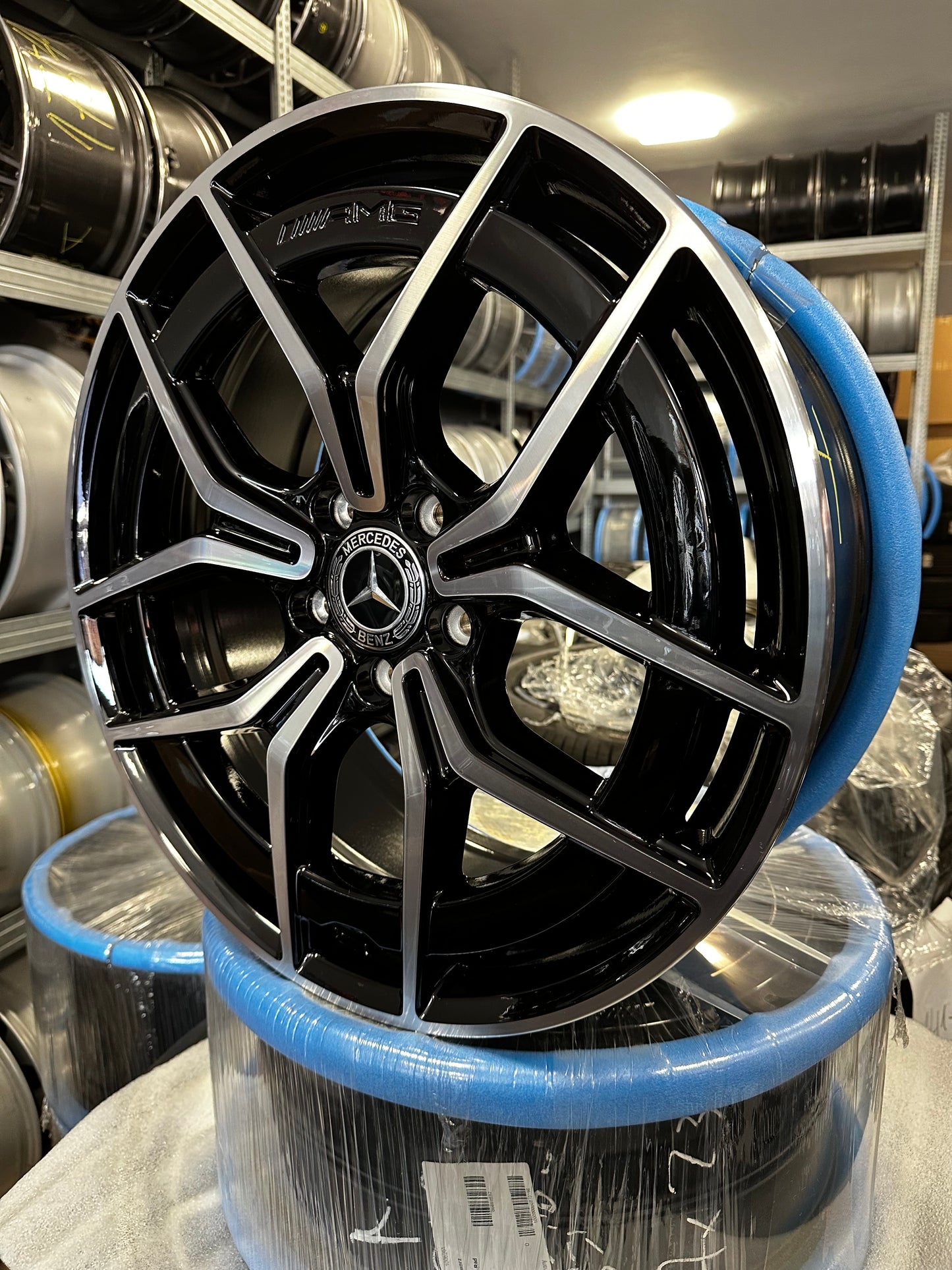 Оригинални Нови Mercedes E Klasse W213 AMG 19 Zoll Мерцедес Е Класа W213 Алуминиеви джанти AMG 19 цола A2134016500