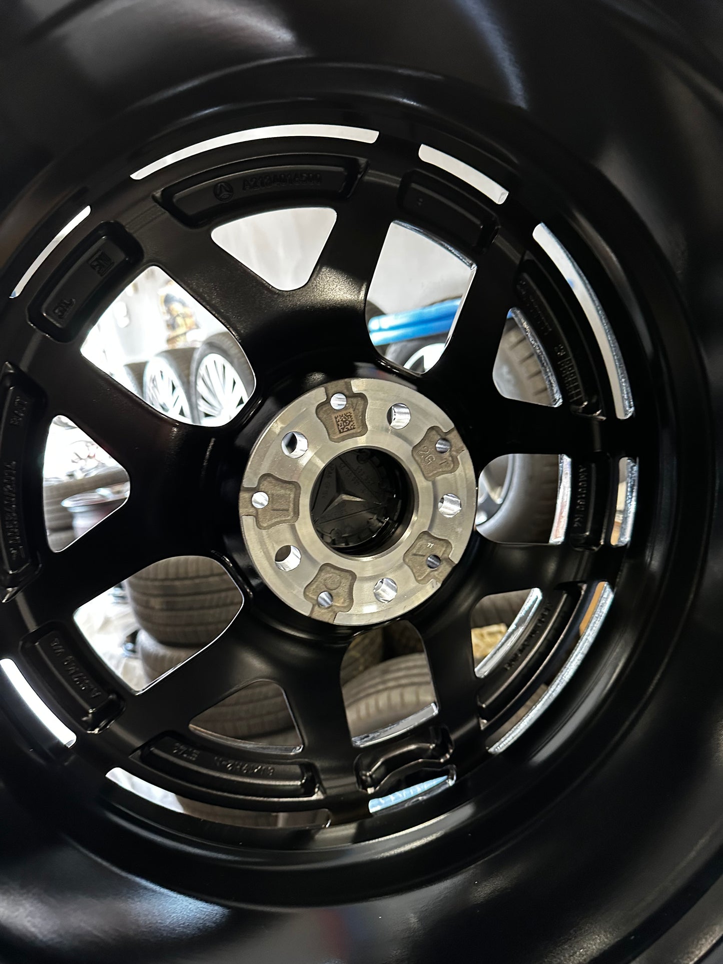 Оригинални Нови Mercedes E Klasse W213 AMG 19 Zoll Мерцедес Е Класа W213 Алуминиеви джанти AMG 19 цола A2134016500