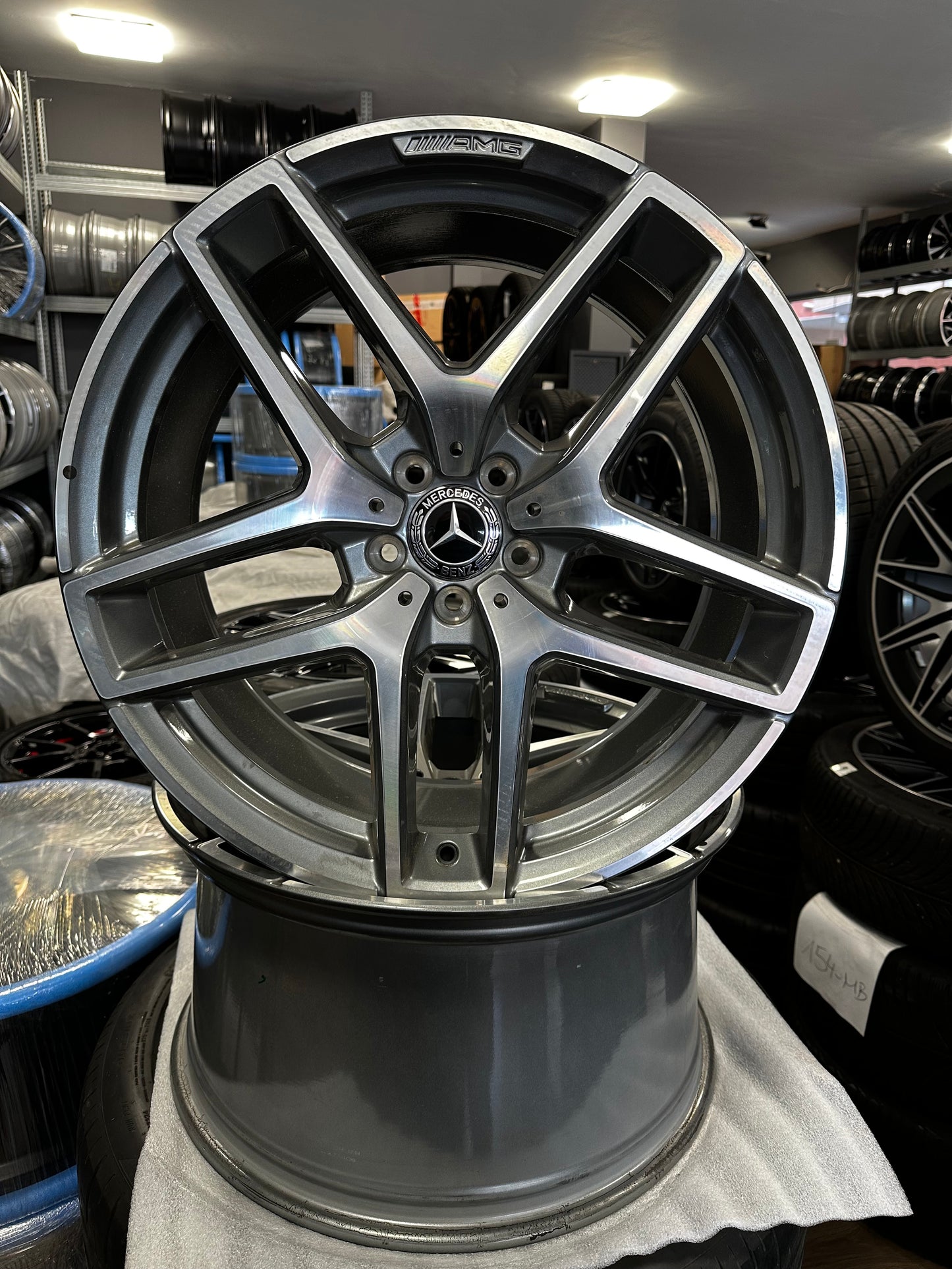 Оригинални като Нови Mercedes GLE Coupe W292 C292 AMG 21 Zoll Мерцедес ГЛЕ Купе W292 C292 AMG Алуминиеви джанти 21 цола A2924012900 A2924011700