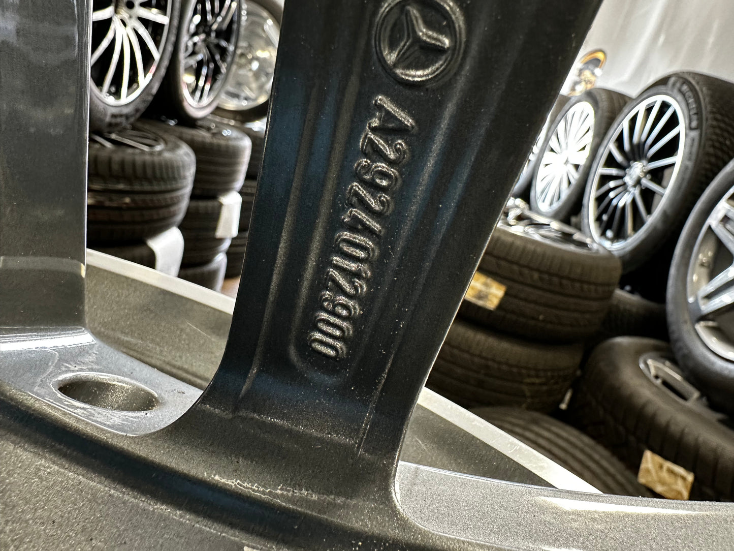 Оригинални като Нови Mercedes GLE Coupe W292 C292 AMG 21 Zoll Мерцедес ГЛЕ Купе W292 C292 AMG Алуминиеви джанти 21 цола A2924012900 A2924011700