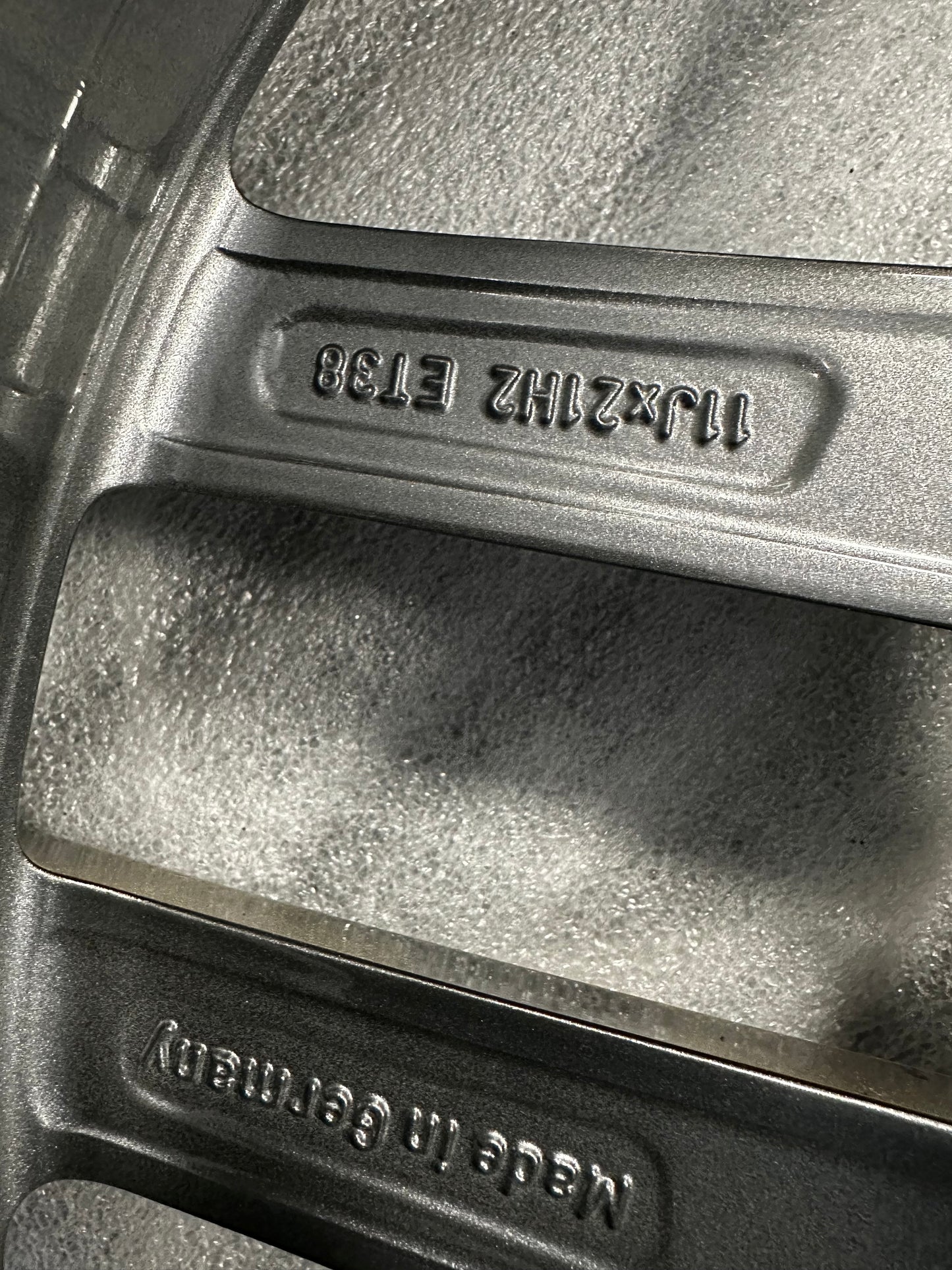 Оригинални като Нови Mercedes GLE Coupe W292 C292 AMG 21 Zoll Мерцедес ГЛЕ Купе W292 C292 AMG Алуминиеви джанти 21 цола A2924012900 A2924011700