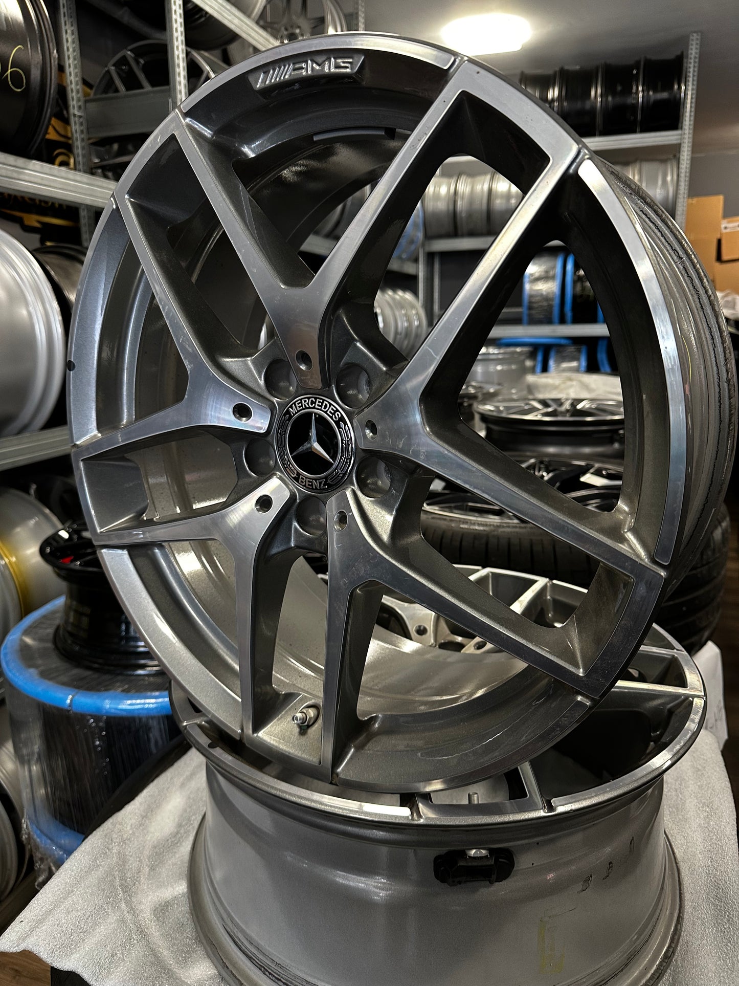 Оригинални Mercedes GLA Klasse W156 X156 AMG 19 Zoll Мерцедес ГЛА Класа W156 Алуминиеви АМГ джанти 19 цола 8J ET43,7 A1564013000