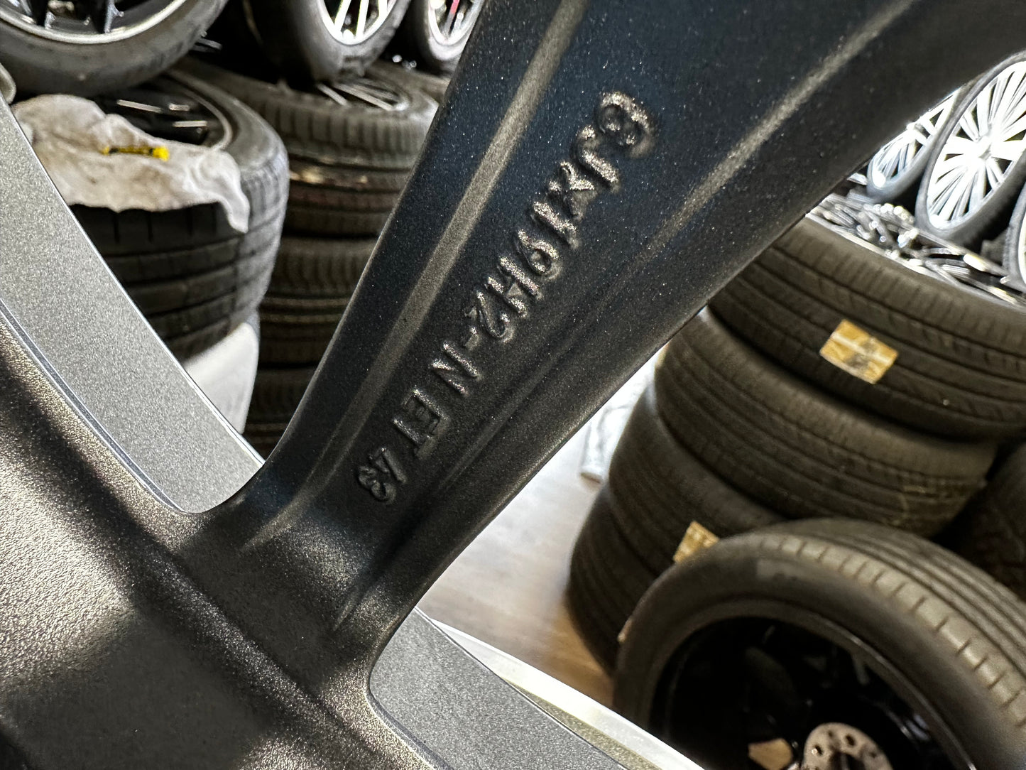 Оригинални като Нови Mercedes E Klasse W213 AMG 19 Zoll Мерцедес Е Класа W213 Алуминиеви AMG джанти 19 цола A2134017300 A2134017400 8J ET43 9J ET49