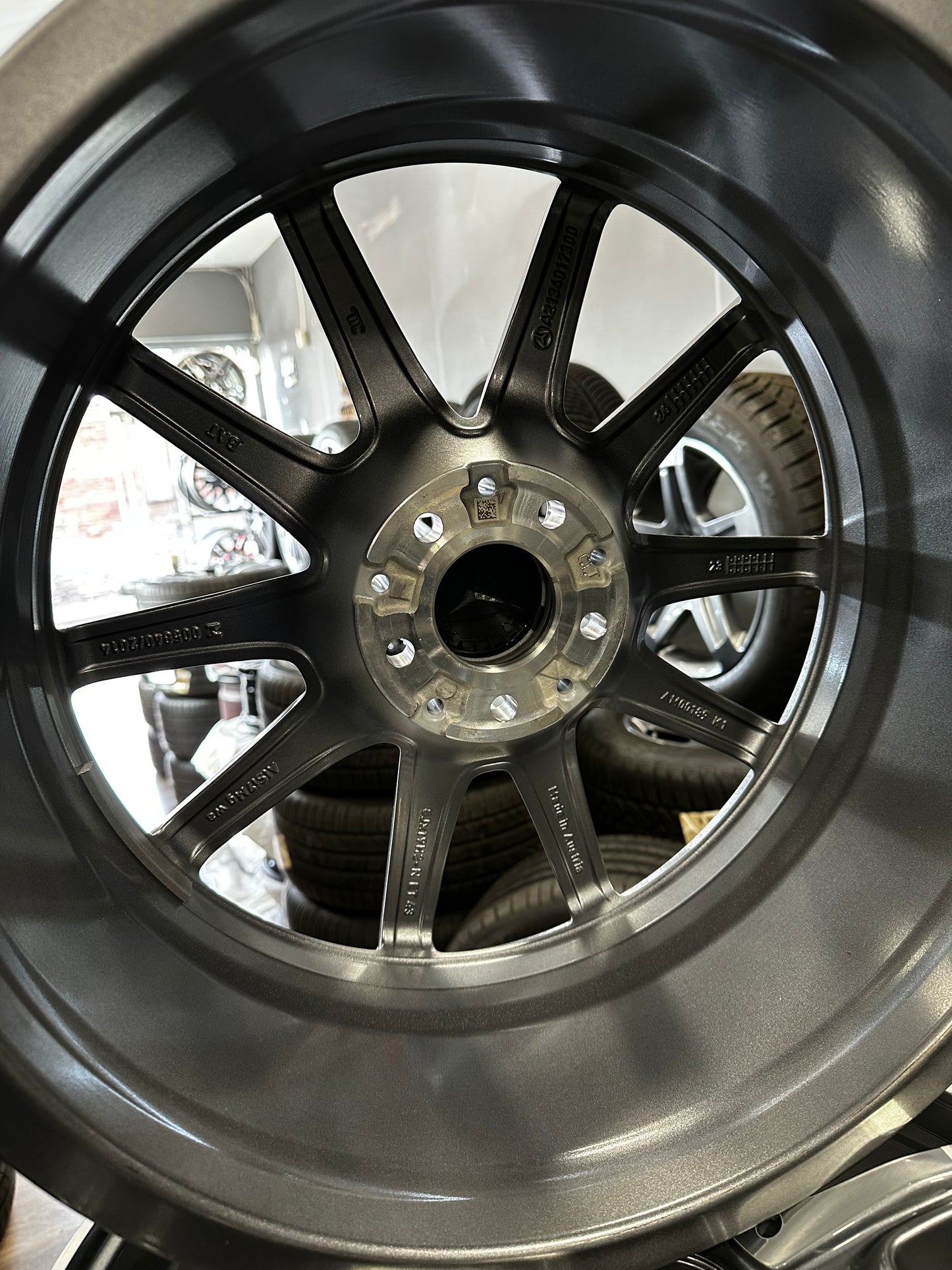 Оригинални като Нови Mercedes E Klasse W213 AMG 19 Zoll Мерцедес Е Класа W213 Алуминиеви AMG джанти 19 цола A2134017300 A2134017400 8J ET43 9J ET49