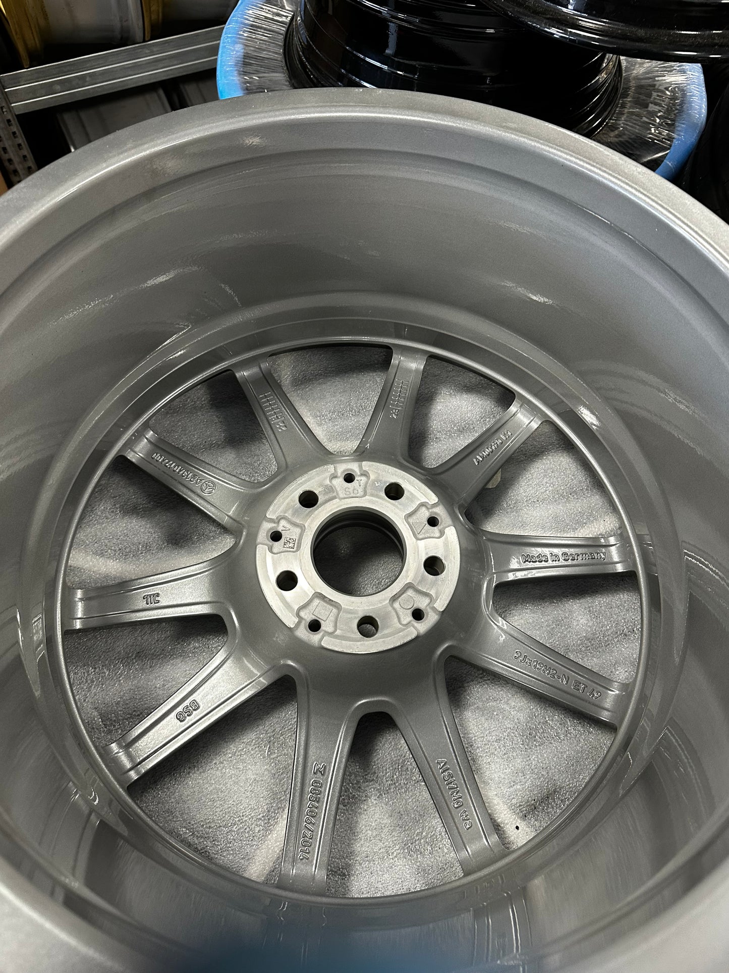 Оригинални като Нови Mercedes E Klasse W213 AMG 19 Zoll Мерцедес Е Класа W213 Алуминиеви AMG джанти 19 цола A2134017300 A2134017400 8J ET43 9J ET49