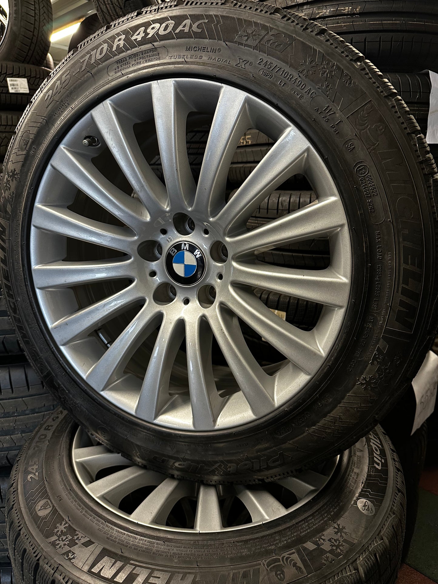 Оригинал BMW Gepanzert 7er F01 F02 PAX 245 710 R490 AC Бмв 7-ма серия Ф01 Ф02 Бронирана 245 710 Р490 АЦ PAX зимен комплект зимни гуми