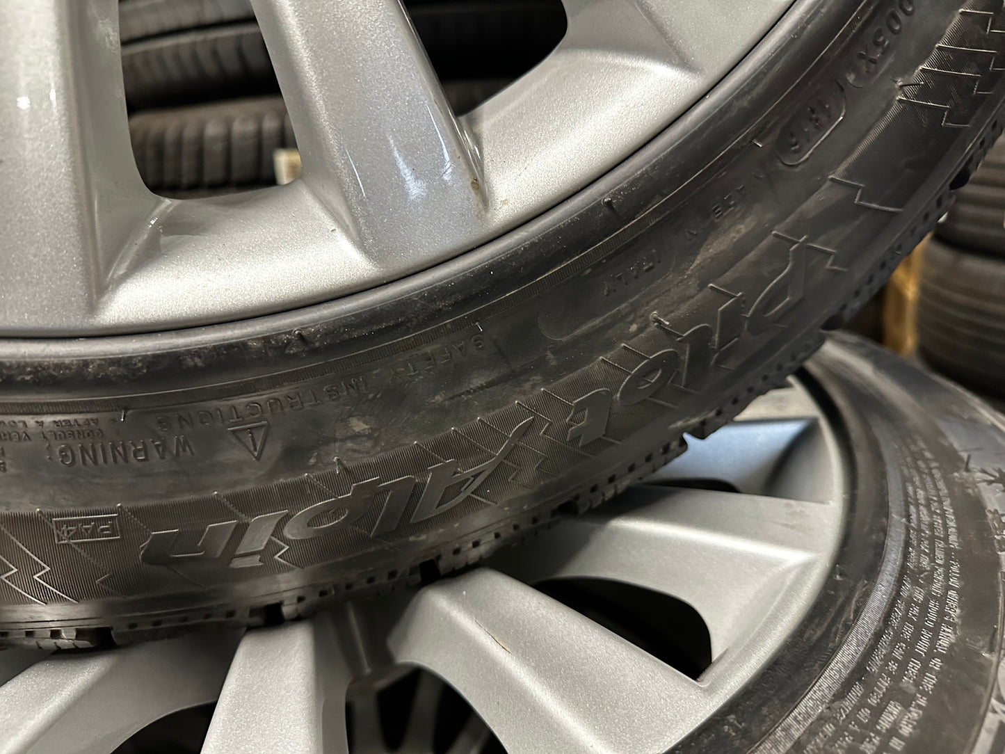 Оригинал BMW Gepanzert 7er F01 F02 PAX 245 710 R490 AC Бмв 7-ма серия Ф01 Ф02 Бронирана 245 710 Р490 АЦ PAX зимен комплект зимни гуми