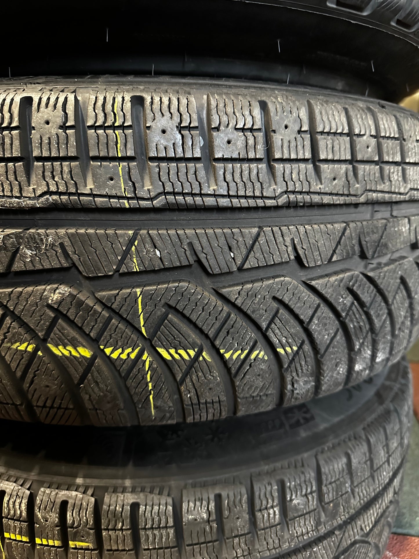 Оригинал BMW Gepanzert 7er F01 F02 PAX 245 710 R490 AC Бмв 7-ма серия Ф01 Ф02 Бронирана 245 710 Р490 АЦ PAX зимен комплект зимни гуми