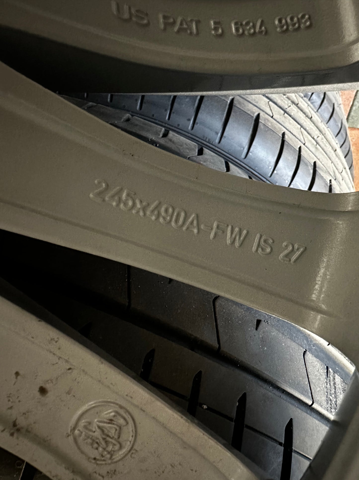 Оригинал BMW Gepanzert 7er F01 F02 PAX 245 710 R490 AC Бмв 7-ма серия Ф01 Ф02 Бронирана 245 710 Р490 АЦ PAX зимен комплект зимни гуми
