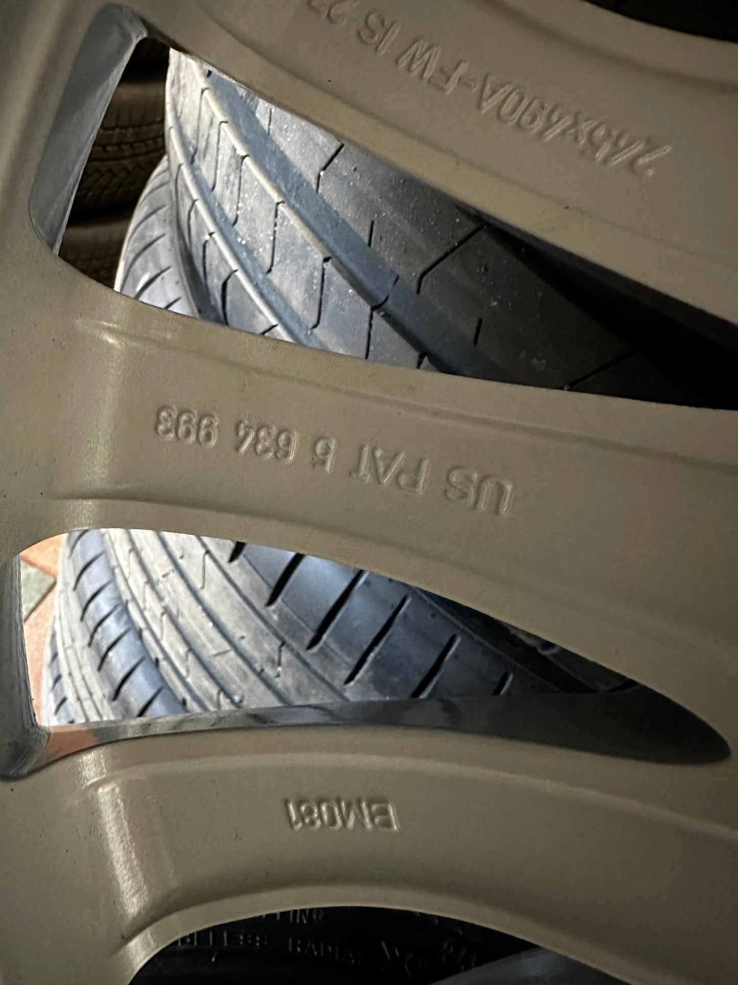 Оригинал BMW Gepanzert 7er F01 F02 PAX 245 710 R490 AC Бмв 7-ма серия Ф01 Ф02 Бронирана 245 710 Р490 АЦ PAX зимен комплект зимни гуми