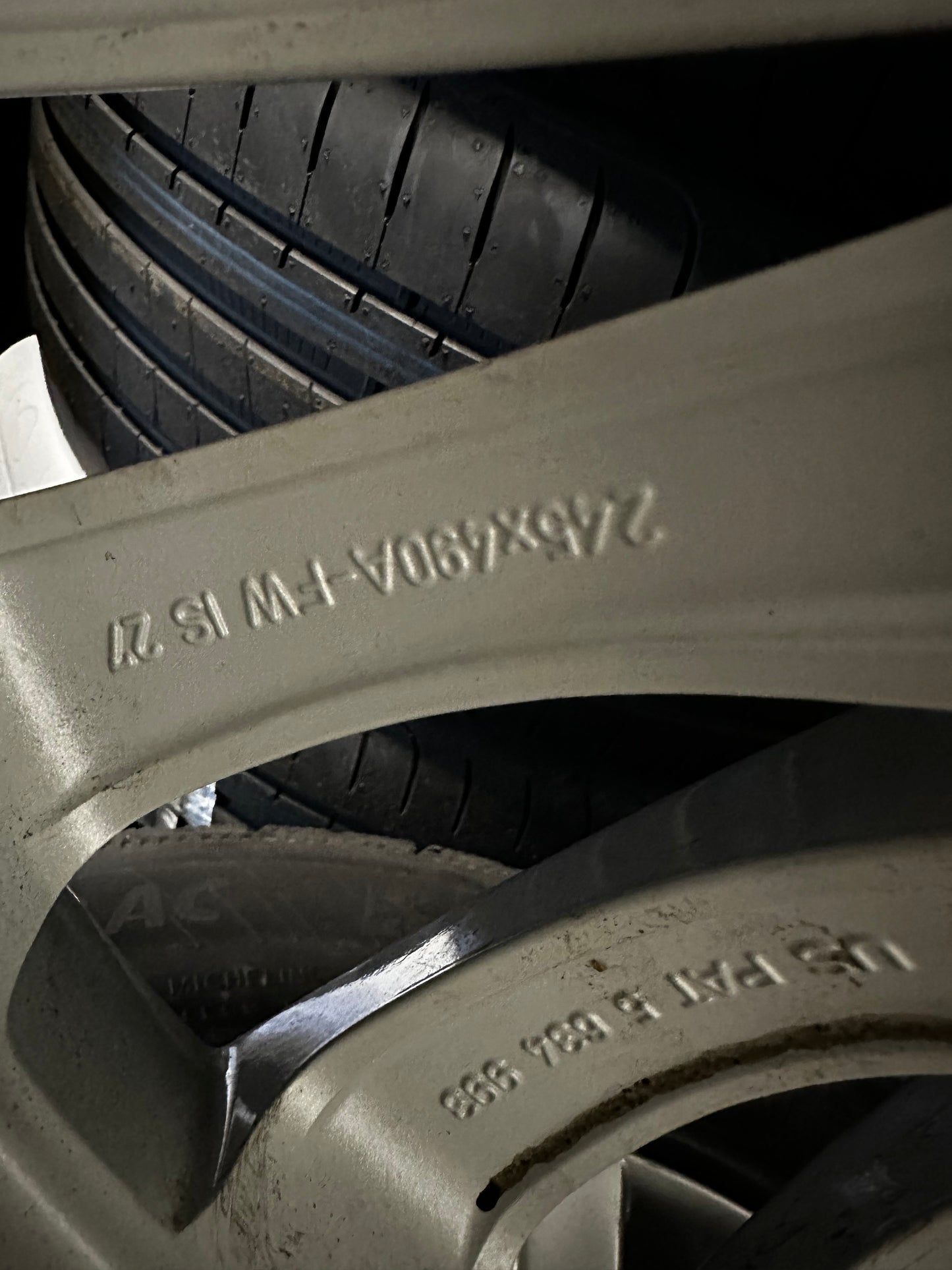 Оригинал BMW Gepanzert 7er F01 F02 PAX 245 710 R490 AC Бмв 7-ма серия Ф01 Ф02 Бронирана 245 710 Р490 АЦ PAX зимен комплект зимни гуми
