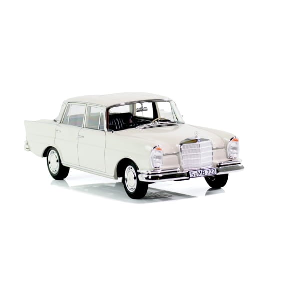 Mercedes Benz 220S W111 white 1:18 NOREV B66041218 Мерцедес Бенц 200С бял отваряем