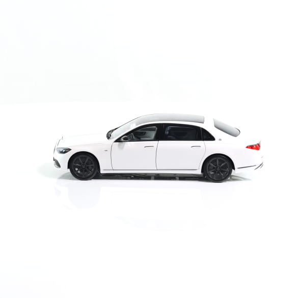 Mercedes Benz S Klasse Maybach W223 white Limited 2000 1:18 NOREV B66960666 Мерцедес Бенц С Класа Майбах бял отваряем Лимитирана