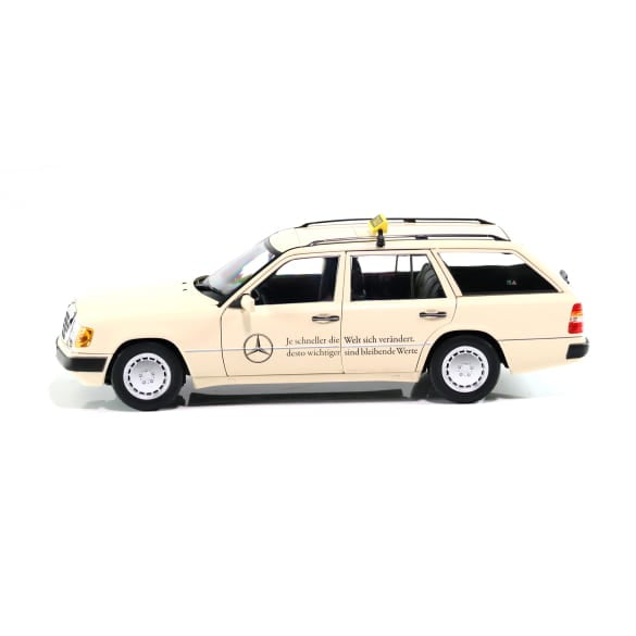 Mercedes Benz E Klasse Taxi W124 300D Limited 1000 1:18 NOREV B66040702 Мерцедес Бенц Е Класа Такси 300Д отваряем Лимитирана 1000
