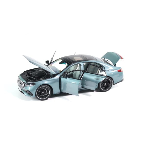 Mercedes Benz E Klasse W214 AMG verdesilber 1:18 NOREV B66961118 Мерцедес Бенц Е Класа 4х4 сиво зелен отваряем