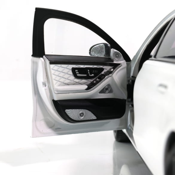 Mercedes Benz S Klasse Maybach W223 white Limited 2000 1:18 NOREV B66960666 Мерцедес Бенц С Класа Майбах бял отваряем Лимитирана