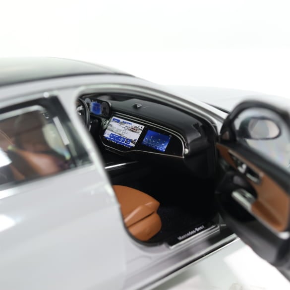 Mercedes Benz E Klasse W214 AMG alpingrey 1:18 NOREV B66961119 Мерцедес Бенц Е Класа сив отваряем