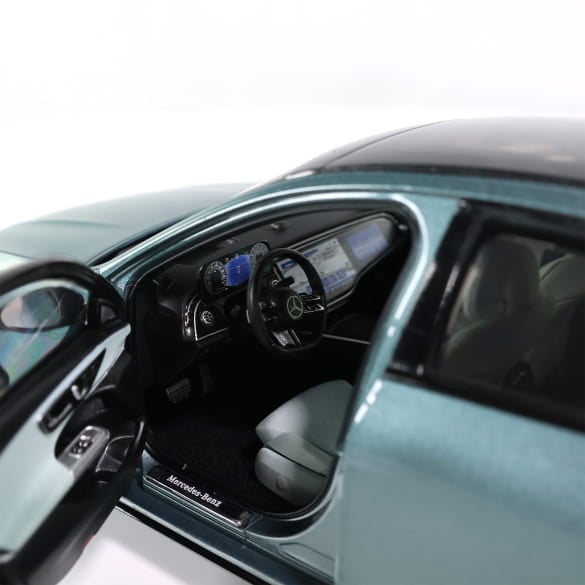 Mercedes Benz E Klasse W214 AMG verdesilber 1:18 NOREV B66961118 Мерцедес Бенц Е Класа 4х4 сиво зелен отваряем