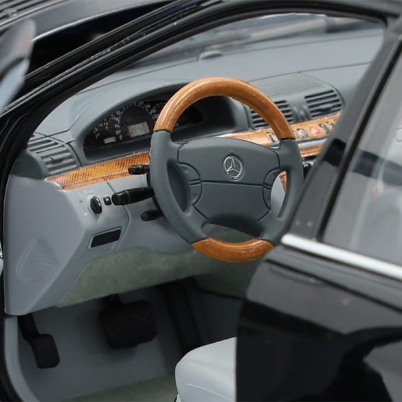 Mercedes Benz S600 W220 black 1:18 NOREV B66040659 Мерцедес Бенц С600 черен отваряем
