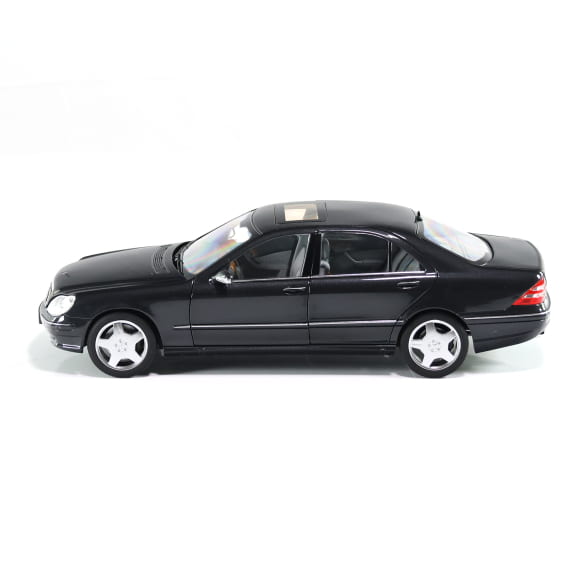 Mercedes Benz S55 AMG W220 black Limited 1000 1:18 NOREV B66040686 Мерцедес Бенц С55 АМГ черен отваряем Лимитирана 1000