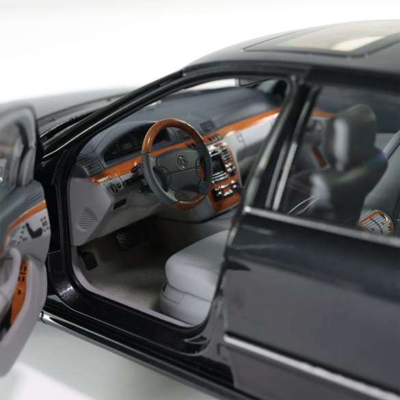 Mercedes Benz S55 AMG W220 black Limited 1000 1:18 NOREV B66040686 Мерцедес Бенц С55 АМГ черен отваряем Лимитирана 1000