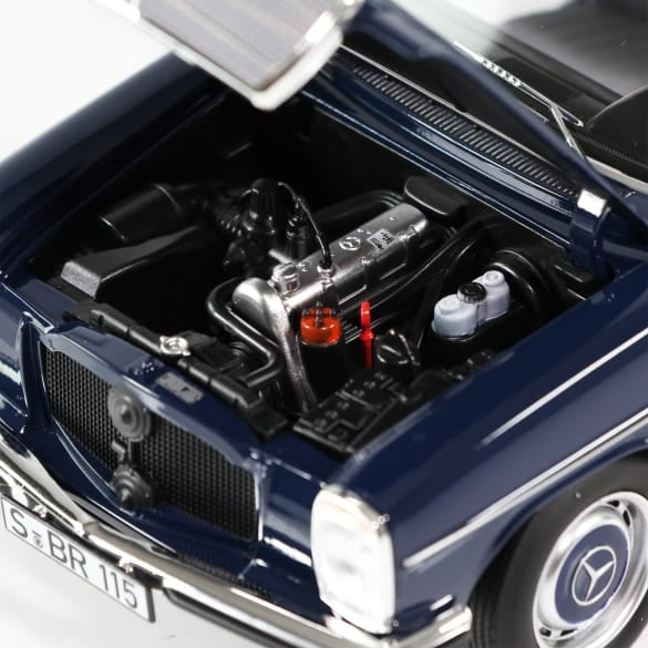 Mercedes Benz 200 W114 blue 1:18 NOREV B66040694 Мерцедес Бенц 200 син отваряем