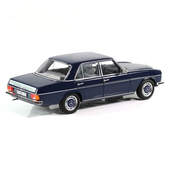 Mercedes Benz 200 W114 blue 1:18 NOREV B66040694 Мерцедес Бенц 200 син отваряем