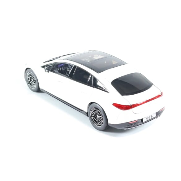 Mercedes Benz EQS V297 white 1:18 NOREV B66961049 Мерцедес Бенц бял отваряем