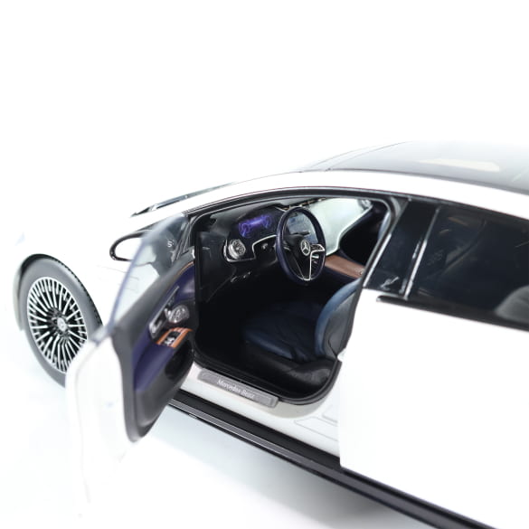 Mercedes Benz EQS V297 white 1:18 NOREV B66961049 Мерцедес Бенц бял отваряем