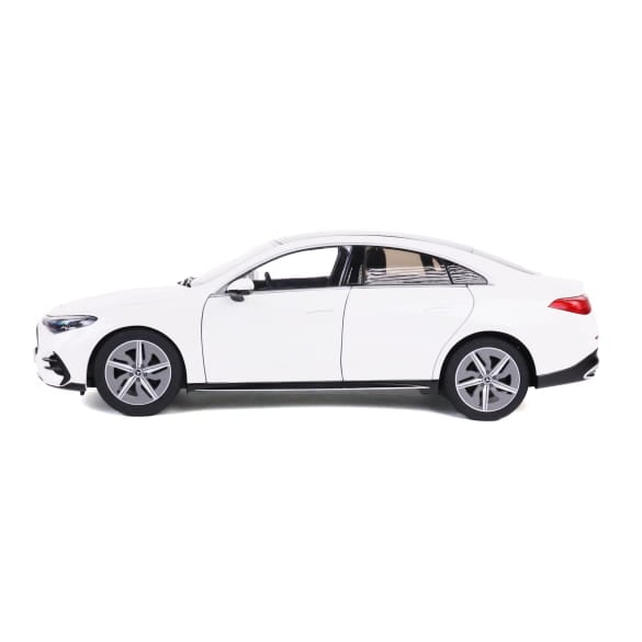 Mercedes Benz CLA W174 white 1:18 NOREV B66960843 Мерцедес Бенц Цла Класа бял отваряем