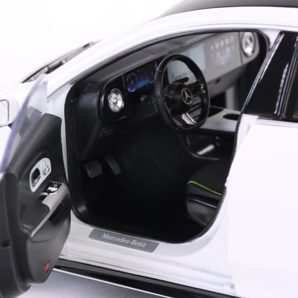 Mercedes Benz CLA W174 white 1:18 NOREV B66960843 Мерцедес Бенц Цла Класа бял отваряем