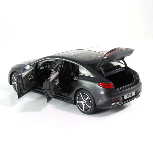 Mercedes Benz EQЕ V295 black 1:18 NOREV B66961108 Мерцедес Бенц черен отваряем