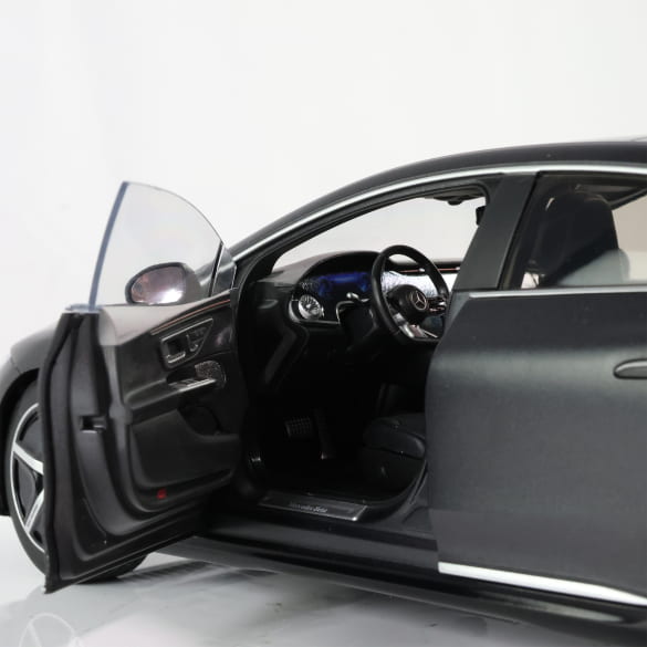 Mercedes Benz EQЕ V295 black 1:18 NOREV B66961108 Мерцедес Бенц черен отваряем