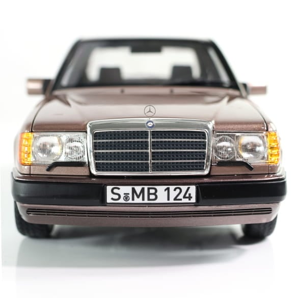 Mercedes Benz 230 E Klasse W124 rosenholz 1:18 NOREV B66040697 Мерцедес Бенц 230 Е Класа роза кафяв отваряем