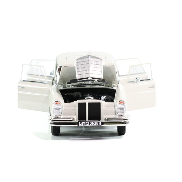 Mercedes Benz 220S W111 white 1:18 NOREV B66041218 Мерцедес Бенц 200С бял отваряем