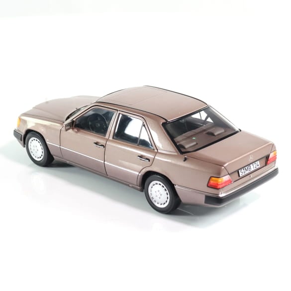 Mercedes Benz 230 E Klasse W124 rosenholz 1:18 NOREV B66040697 Мерцедес Бенц 230 Е Класа роза кафяв отваряем