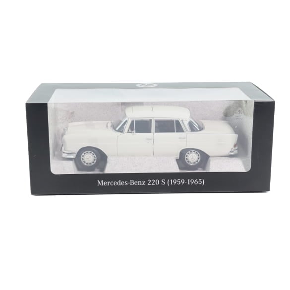 Mercedes Benz 220S W111 white 1:18 NOREV B66041218 Мерцедес Бенц 200С бял отваряем
