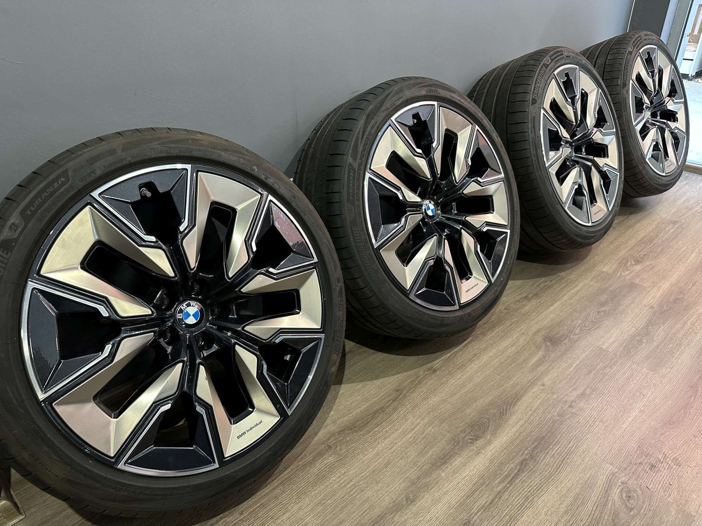 Оригинал Като Нови BMW 7er i7 G70 G7L 21 Zoll 910i Бмв 7-ма серия и7 Г70 21 цола 910i летен комплект летни гуми