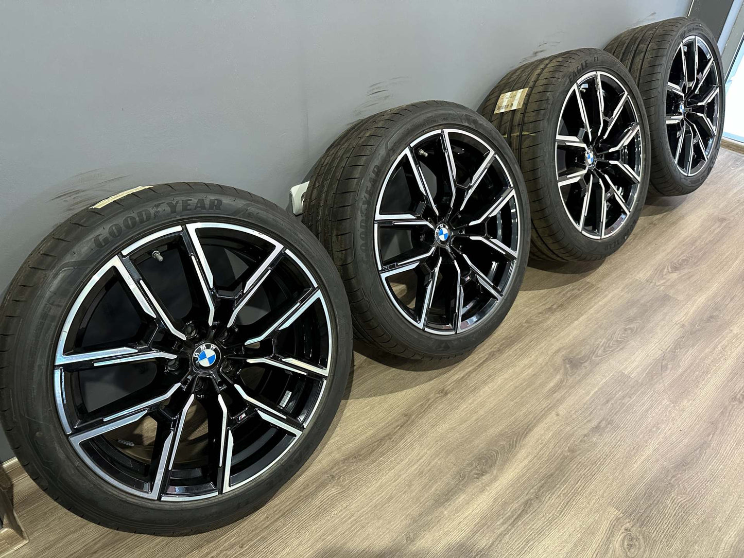 Като Нови BMW 5er G30 G31 19 Zoll 859M Бмв 5-та серия 19 цола Алуминиеви джанти 859M летен комплект летни гуми